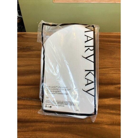 Mary Kay: Into the Garden Collection Bag White Makeup Bag Limited Edition - NEW - Picture 14 of 14